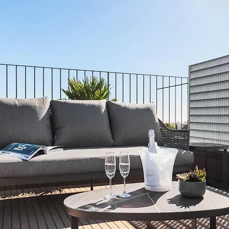 Luxe - Rooftop Pool