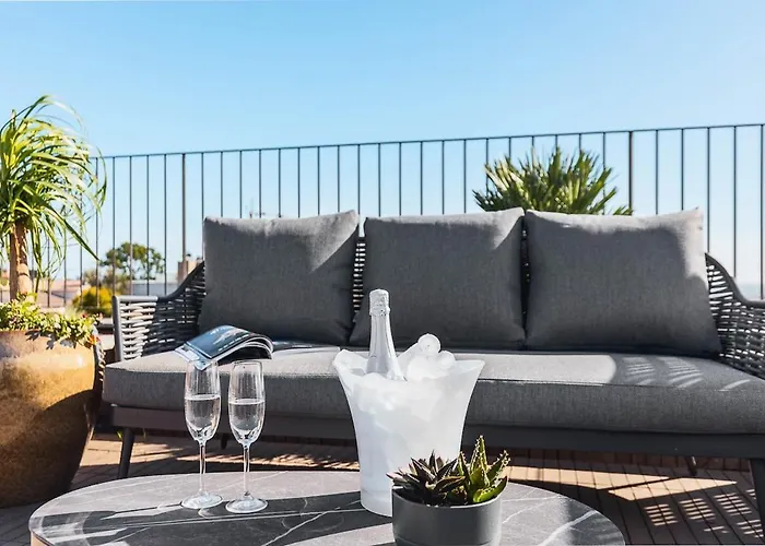 Luxe - Rooftop Pool